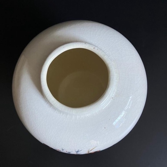 Vintage Treasure Craft Ceramics Butterfly Urn/Vase no Lid - Picture 2 of 6